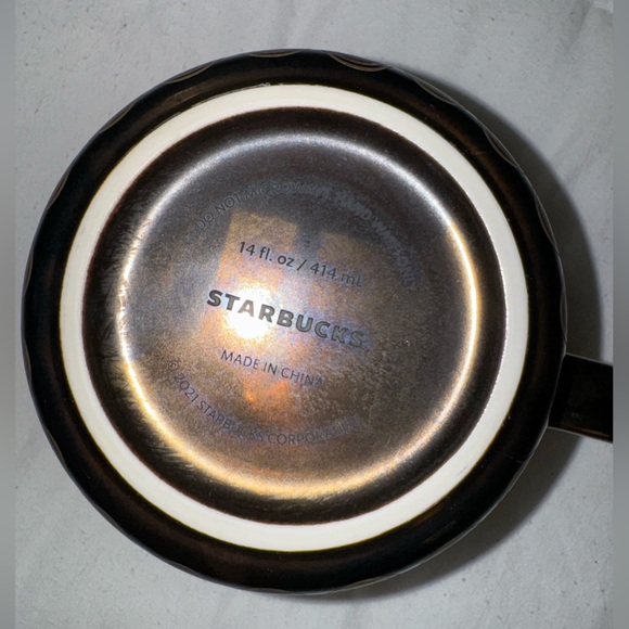 RARE! Starbucks 2021 Black/ Bronze Mermaid Scales Ceramic Coffee Mug 14oz - Picture 3 of 3